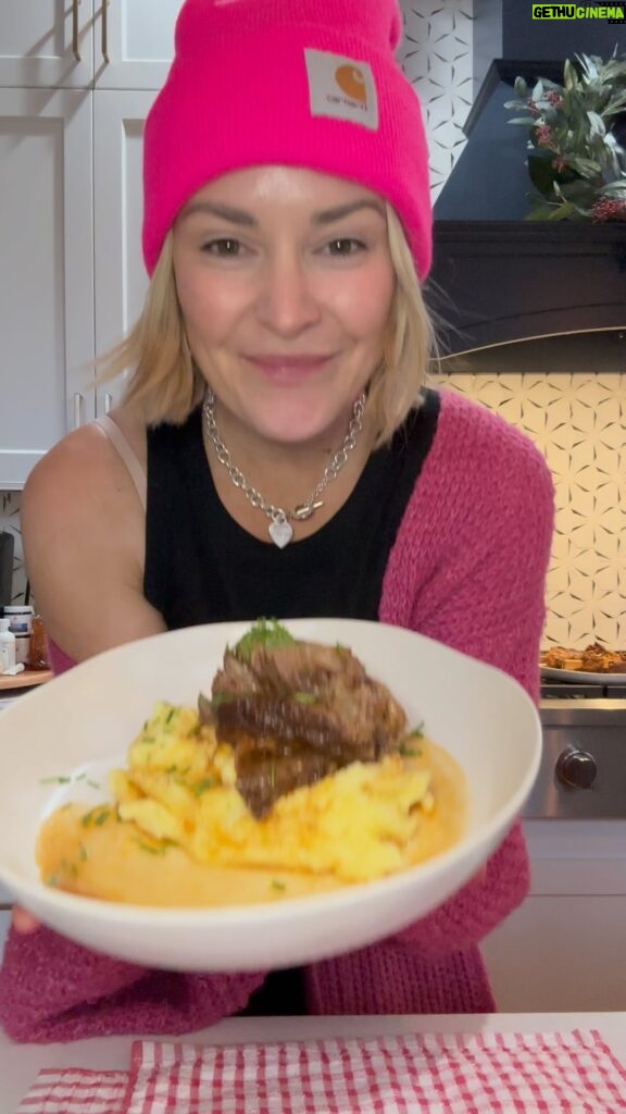 Renee Paquette Instagram - No Sunday scaries over here! Short ribs ala @alisoneroman. Nothing like bopping around my kitchen on the weekend. We eat good over here. 😋🍽️
