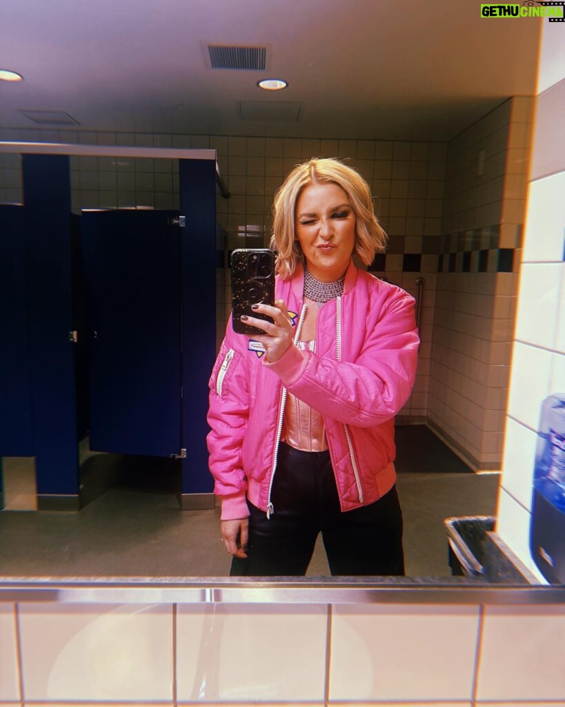 Renee Paquette Instagram - Another great show in the books, another day I forgot to take legit photos of my outfit. 🤦🏼‍♀️ just a girl and a set of urinals doing our best!