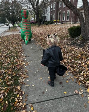 Renee Paquette Instagram - 😺🎃👻 Happy Halloween!!!! 🧡🖤