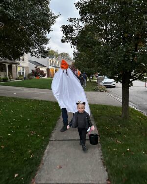 Renee Paquette Instagram - 😺🎃👻 Happy Halloween!!!! 🧡🖤