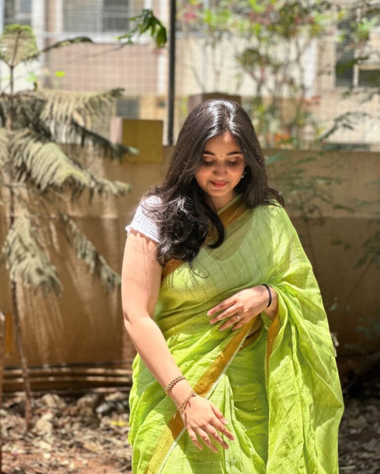 Revathi Pillai Instagram - ellavarkum vishu ashamsakal💛🌻