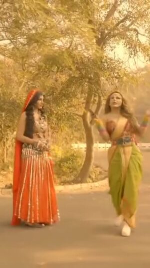 Reyhna Malhotra Instagram - Chudail lo ka number exchange 🤣😂. 

@rakhisawant2511

#manmohini #comedy #cpmedymemes #comedy #comedyclub #comedyreels #comedyshow #comedians #comedycentral