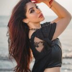 Reyhna Malhotra Instagram - “Capturing serenity, one sunset at a time.” #reyhnapandit #picoftheday #photooftheday #photography