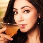 Reyhna Malhotra Instagram - Magic💫💫💫💫💫🌈 Chose my prop wisely😉 🍻