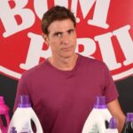 Reynaldo Gianecchini Instagram - Eu não sou qualquer garoto propaganda, da mesma forma que Mon Bijou não é uma linha de produtos qualquer. Dá o play e venha conhecer a única linha que eu uso para cuidar das minhas roupas 💜💛 #émaisdoquebomédabombril #monbijou #ésóelogios #bombril