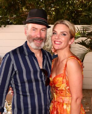 Rhea Seehorn Instagram - Thank you @amc_tv for the beautiful pre- #emmy celebration at @ysabelwesthollywood !!!
We ate, we drank, we gave sweaty hugs, & we celebrated with immense gratitude. 
xxoo
#bettercallsaul