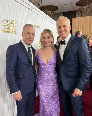 Rhea Seehorn Instagram - Dress up time! 
It was nothing but joy to get to hang with many of members of my #bettercallsaul family & celebrate last night at the @sagawards !!! Being honored by your peers is such a special thing. Congrats to all the winners, all the nominees, & all the actors out there working hard to keep doing what we love. 
Dress: @naeemkhannyc 
Jewelry: @kallatijewelry 
Clutch: @judithleiberny 
Shoes: @schutz 
Hair: @stevenmasonlife 
Makeup: @jamiemakeup 
Styling: @highheelprncess