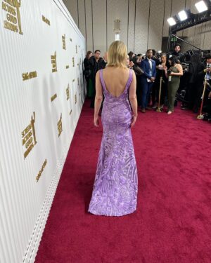 Rhea Seehorn Instagram - Dress up time! 
It was nothing but joy to get to hang with many of members of my #bettercallsaul family & celebrate last night at the @sagawards !!! Being honored by your peers is such a special thing. Congrats to all the winners, all the nominees, & all the actors out there working hard to keep doing what we love. 
Dress: @naeemkhannyc 
Jewelry: @kallatijewelry 
Clutch: @judithleiberny 
Shoes: @schutz 
Hair: @stevenmasonlife 
Makeup: @jamiemakeup 
Styling: @highheelprncess