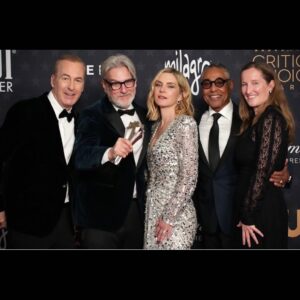 Rhea Seehorn Instagram - We had a LOT of fun last night! 
Thank you to the @criticschoice Awards & CONGRATS to the #bettercallsaul family for our #BestDrama Award, @thegiancarloesposito for #BestSupportingActor & @therealbobodenkirk for #BestLeadActor !!!
Much love to the cast, crew, critics and our fans!
& thank you to my glam team for making me feel like a million bucks!
Hair @matthewstylist 
Makeup @kayleenmcadams 
Dress @jennypackham 
Shoes @shutzoficialboulevard 
Jewelry @effyjewelry & @saraweinstock 
Styling @highheelprncess