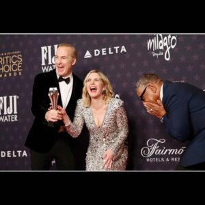 Rhea Seehorn Instagram - We had a LOT of fun last night! 
Thank you to the @criticschoice Awards & CONGRATS to the #bettercallsaul family for our #BestDrama Award, @thegiancarloesposito for #BestSupportingActor & @therealbobodenkirk for #BestLeadActor !!!
Much love to the cast, crew, critics and our fans!
& thank you to my glam team for making me feel like a million bucks!
Hair @matthewstylist 
Makeup @kayleenmcadams 
Dress @jennypackham 
Shoes @shutzoficialboulevard 
Jewelry @effyjewelry & @saraweinstock 
Styling @highheelprncess