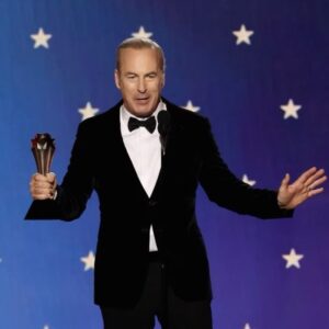 Rhea Seehorn Instagram - We had a LOT of fun last night! 
Thank you to the @criticschoice Awards & CONGRATS to the #bettercallsaul family for our #BestDrama Award, @thegiancarloesposito for #BestSupportingActor & @therealbobodenkirk for #BestLeadActor !!!
Much love to the cast, crew, critics and our fans!
& thank you to my glam team for making me feel like a million bucks!
Hair @matthewstylist 
Makeup @kayleenmcadams 
Dress @jennypackham 
Shoes @shutzoficialboulevard 
Jewelry @effyjewelry & @saraweinstock 
Styling @highheelprncess