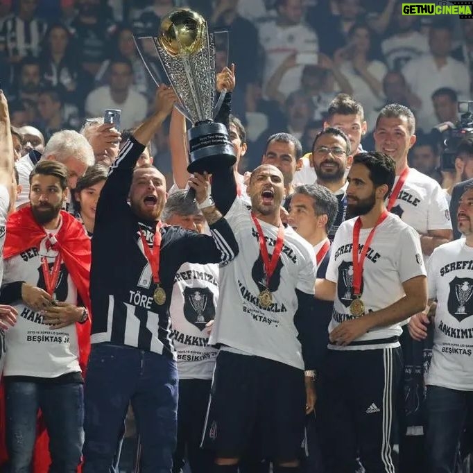 Ricardo Quaresma Instagram - Dia 8 regresso a um país onde já fui muito feliz! Vou rever amigos e assistir à final da Liga dos Campeões em Istambul. O Besiktas e a Turquia estão sempre no meu coração ❤️ 💪