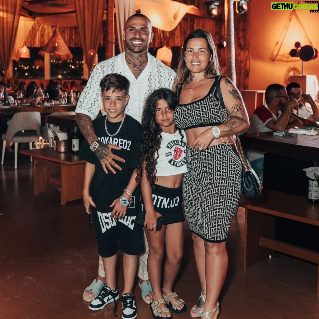 Ricardo Quaresma Instagram - Que comece as férias em família ❤️❤️💎