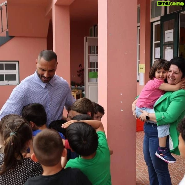 Ricardo Quaresma Instagram - A convite da CASA- Bernardo Manuel Silveira Estrela fui o padrinho do Torneio de Futebol de rua 2023, na Ribeira Grande, Ilha de São Miguel, Açores. Quero agradecer o carinho com que fui recebido por todos os açoreanos e felicitar a organização do torneio pelo grande trabalho de inclusão que realizam junto dos jovens. São projetos como este que fazem a diferença positiva na sociedade. Estão todos de parabéns. Prometo, em breve, voltar aos Açores. Quero conhecer melhor as ilhas e os Açoreanos. Obrigado a todos 😀