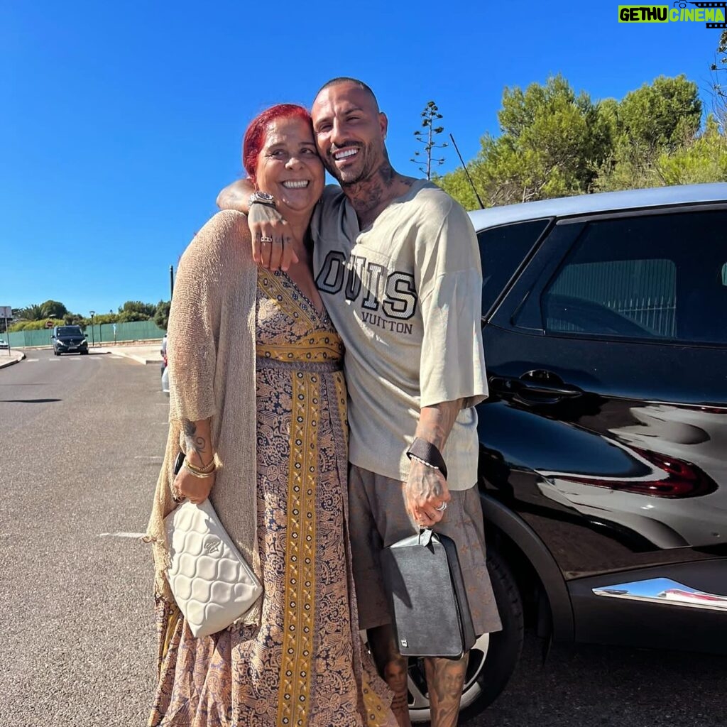 Ricardo Quaresma Instagram - Feliz dia das mães a estas duas guerreiras que Deus me deu ❤️❤️❤️🥰🥰🥰🙌🙌🙌