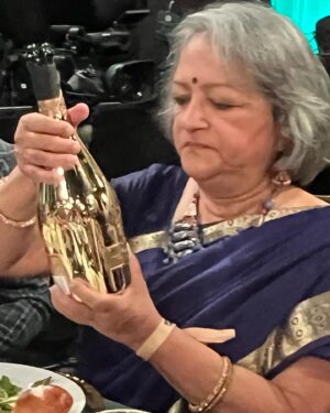 Richa Shukla Moorjani Instagram - I’ve never been one to place much importance on awards, especially in an industry where it feels like a daily struggle for my people to even be seen at all. But recognition is all the more meaningful coming from our own community of extraordinarily talented humans. I’m so grateful to @character.media for acknowledging @neverhaveiever with the Vanguard award for the monumental impact it has had on our community, the industry and the world at large. There’s still so much work to do to carve a place for ourselves, and we don’t take this honor for granted. 

Thank you for continuously championing API talent and reminding us of our collective power. I’m filled with profound pride and hope every time I’m in that room. Missing @maitreyiramakrishnan @darrenbarnet @jarenlewison @mindykaling @loulielang and every other invaluable artist from the NHIE family. 

@unforgettablegala