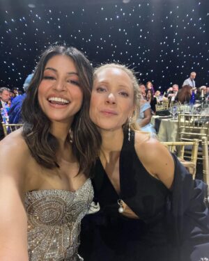 Richa Shukla Moorjani Instagram - Because I like to keep it real- my first time attending a major awards ceremony and carpet was both humbling and eye opening. I’m beyond grateful to have been there, especially with my extraordinary cast mates and the brilliant minds behind @fargo who truly deserve every accolade - yet all I could think about was the fact that I barely saw a single person in that room who looked like me, and I felt utterly isolated. It was a big reminder (in case I needed another one) that there’s still so much work to do to amplify our presence in these spaces, and we’ve just barely scratched the surface for South Asian representation. It’s a collective effort, and I’m indebted to those who have paved the way and who continue to fight for our beautiful and supremely talented brown sisters and brothers to be seen and rightfully celebrated. 

@itsamandalim 
@thegabriellealvarez 
@kattthompson 
👗 : @simkhai 
👠 (vegan) : @aeranewyork 
👛 : @mae_cassidy 
💎 : @mindimondny @dena_kemp 

Photo Credit: Getty Images for Critics Choice Association

#criticschoiceawards #thecw @criticschoice