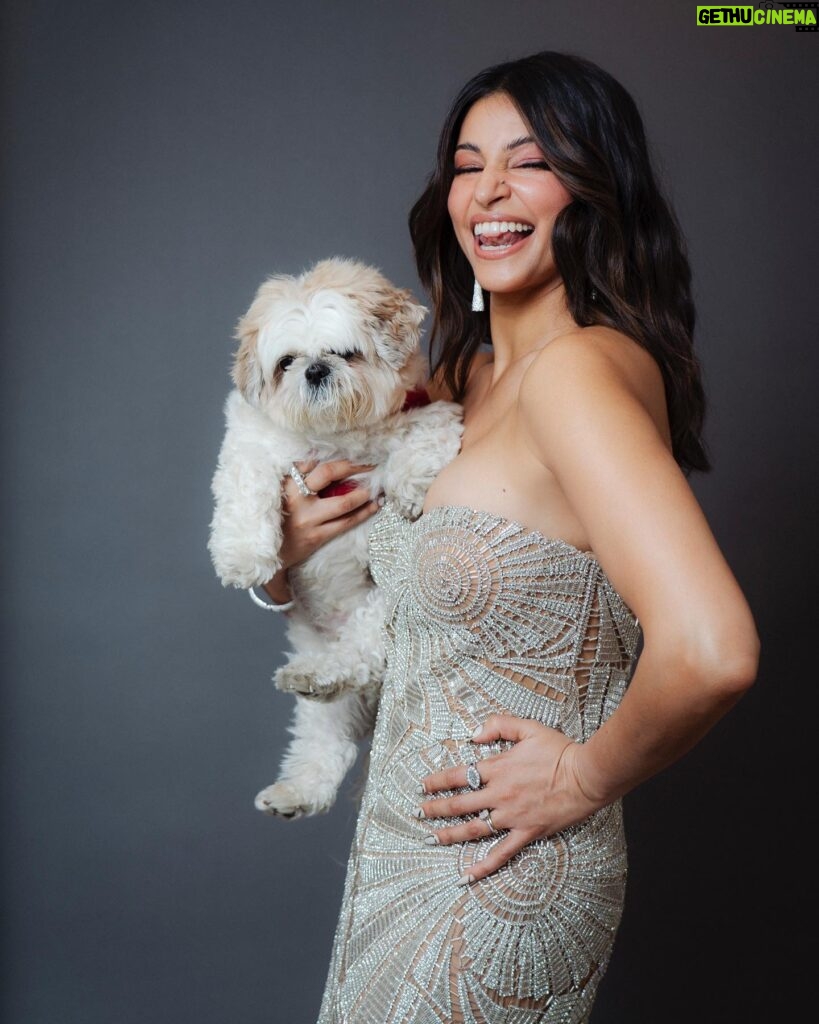 Richa Shukla Moorjani Instagram - A dream to wear this exquisite piece from @simkhai for @criticschoice 💎🌟 Styling @itsamandalim Hair @kattthompson Makeup @thegabriellealvarez Jewels @mindimondny @dena_kemp 👛 @mae_cassidy 👠 @aeranewyork 📸 @cibellelevi