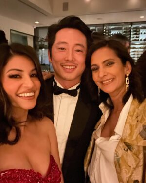 Richa Shukla Moorjani Instagram - @netflix @goldenglobes 🌟 

Stylist| @styledbyambika
Tailor| @Mrs.Jun 
Assistants| @leksylindau @sarahmgibbson
Outfit| @seemagujraldesign
PR| @aaayeshamehta
Jewelry| @reematdesigns_
Shoes| @aeranewyork
Hair: @virginie.pineda 
Makeup: @thegabriellealvarez