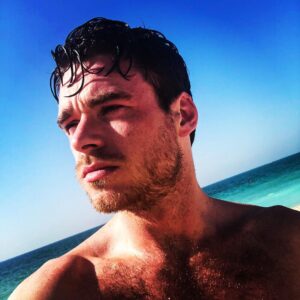 Richard Madden Instagram - Not complaining☀️
Update* Factor 50