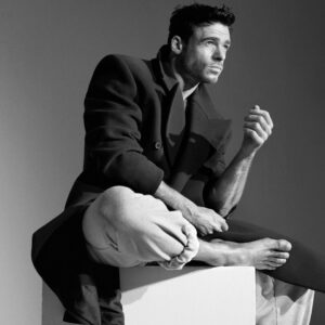 Richard Madden Instagram - New shoot and interview with @wonderland 

Photography by @paulscala
Styled by @luke_jefferson_day
Interview by @christensenmike
Editorial Director @huwgwyther
Grooming by @charley.mcewen