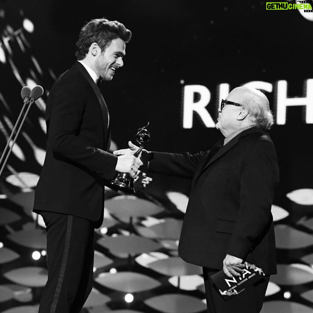 Richard Madden Instagram - Honoured to receive the NTA for Best Drama Performance and thrilled Bodyguard took home Best New Drama too!! Massive thank you to everyone that voted and made that huge smile on my face!!😄🙌🏻 Also thank you to Danny DeVito for presenting the award to me!
