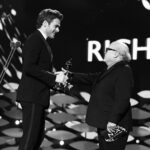 Richard Madden Instagram – Honoured to receive the NTA for Best Drama Performance and thrilled Bodyguard took home Best New Drama too!! Massive thank you to everyone that voted and made that huge smile on my face!!😄🙌🏻
Also thank you to Danny DeVito for presenting the award to me!