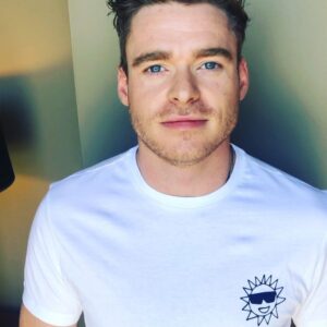 Richard Madden Instagram - My 5th year supporting @fatherandsonday 
Please get involved by posting a picture of an inspiring man in your life or get online @mrporterlive and buy one of these great t-shirts by @orlebarbrown all proceeds go to supporting the amazing work they are doing @royalmarsden

To instantly donate £5 please txt MARSDEN to 70800 
T H A N K Y O U 
#inspiringmen