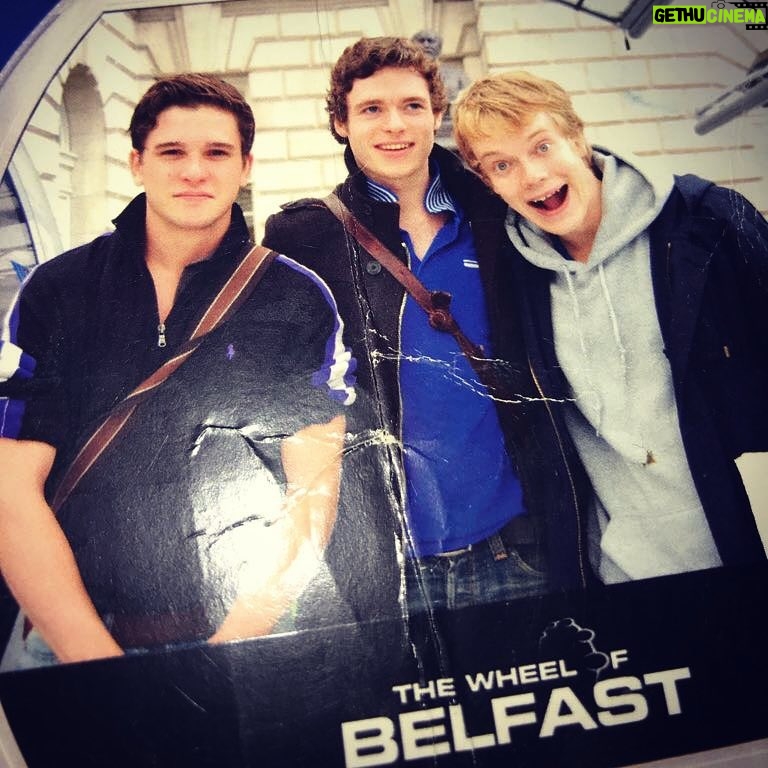 Richard Madden Instagram - #TBT This is Kit, Alfie and I after our first read through of S1 Ep1 of Game of Thrones about 10 years ago. KIDZ.