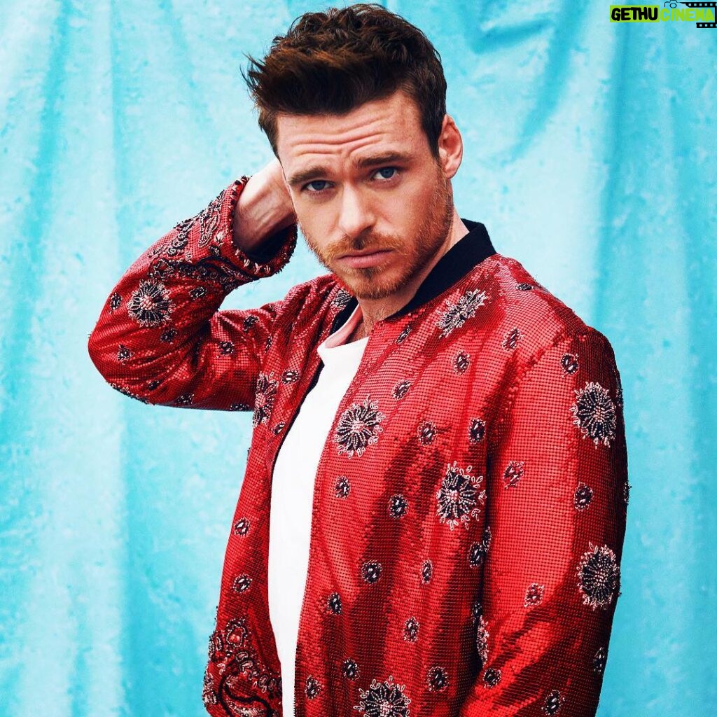 Richard Madden Instagram - Vanity fair out now. Photography: @micaiahcarter Stylist: Samira Nasr @samirnasr Hair: Johnnie Sapong @jsthestudio Makeup: Frank B @therealofficialfrankb Manicurist: Stephanie Stone @stephstonenails