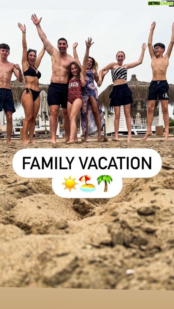 Rico Verhoeven Instagram - Family vacation 🏖️🌴☀️ Thanks @corendon.nl