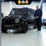Rico Verhoeven Instagram - Why don't we try something else? 🤔😱🤯 First ever "TIFFANY BLUE" Urban G wagon interior by @bekleedbedrijfbrabant They did an amazing job and the result is mind blowing. Thanks guys 🙏🏻💪🏻👑 📽 by @studiounknown.nl