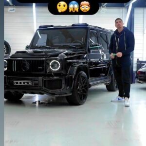 Rico Verhoeven Instagram - Why don't we try something else? 🤔😱🤯
First ever "TIFFANY BLUE" Urban G wagon interior by @bekleedbedrijfbrabant 
They did an amazing job and the result is mind blowing.

Thanks guys 🙏🏻💪🏻👑

📽 by @studiounknown.nl