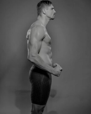 Rico Verhoeven Instagram - RICO X DIOR
Finally after months of work I can proudly announce my collaboration with @dior 
@mrkimjones and his team did an amazing job of making these tights comfortable and luxurious. 
Feeling really honered to be the second fighter after @kingryan that DIOR made an fight kit for. 🙏🏻

But this is not the full kit........saturday I will showcase the rest.

Stay tuned 🤩