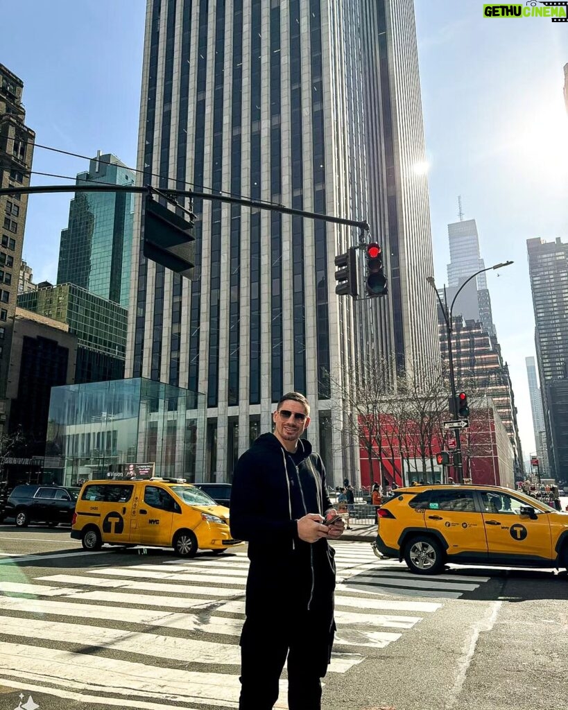 Rico Verhoeven Instagram - NYC was 🔥 it's such a blessing to be able to travel for work and have fun at the same time......on the outside I look better than I feel on the inside, still super tired from the @glorykickboxing Grand Prix so thats why every chance I got I was sleeping 🤣 Excited for whats next 🤯🔥💪🏻 Keep you posted