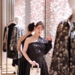 Riho Yoshioka Instagram - 🌸🐇🌹 薔薇の棘がかわいい。 make: @nobusawahitoshi ❤︎ @dior #ディオールファインジュエリー #SUPPORTEDBYDIOR #麻布台ヒルズ