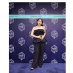 Riho Yoshioka Instagram - "ティファニーワンダー"オープニング💍 TOKYO NODEで昨夜開催されました。 職人技と創造性、日本との密接な関係… 創業187年以来世界中に送り出された数々の名作と共に 会場は華やかそのものでした🧚🏻‍♂️ 日本では17年ぶりのエキシビジョン。 歴史的に貴重な作品たちが一斉に500点も集結するまたとない機会です。 パワーに圧倒されて最後は口ぽかーんでした。 私も改めてゆっくり見に行こうと思っています。 時間をかけて心ゆくまでお楽しみください🤴 @tiffanyandco #Tiffanyandco #TiffanyWonder #ティファニー展 #TiffanyPartner #pr