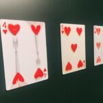 Riho Yoshioka Instagram - ユニさんの個展♡♠︎♢♧ 繊細でトキメキが詰まっていて、職人の技が光っていて 綺麗だった… 山盛りのパスタで作ったダイヤの♦️エース食べたい。 見てる時の友達もキランキランしてて可愛かった。 @yuni_yoshida @miki_yokota1227