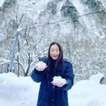 Riho Yoshioka Instagram - この度 「京都市芸術新人賞」を頂きました❄️ 芸術分野における地元の由緒ある賞なので大変嬉しかったです。 今年は京都観光大使を務めて2年目になります。 より地元に貢献できるような選択、 京都の文化や芸術の素晴らしさを広められるような仕事、 京都の映画演劇界隈から頑張っていきたいと志ある若い方にとっての希望になれるような活動をしていきたいなと思っております。 私が携わってる仕事は決して一人で作っていくことが出来ないジャンルです。 皆んなで助け合ってより良い作品を届けていけるように誠実に実直にこれからも頑張っていきます。 最近は連日色んな山奥へ行って撮影してます🌨 新しい作品待機してるので待っててください。 #京都市芸術新人賞