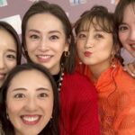 Rika Izumi Instagram - Merry Xmas🎄💚🩵🩷❤️🧡 今夜11:10からCBCにて 「セーラー戦士20年目の同窓会」が放送されます。 ２０年ぶりのみんなとの収録はあっという間に終わってしまいました😳…が、すごくリラックスできたひとときでした♡ まさかこういう機会を設けていただけるとは思っていなかったので、感謝の気持ちでいっぱいです‼︎ みなさま素敵なクリスマスを…🎄🌟 #sailormoon#美少女戦士セーラームーン tops.pants - @adeam earrings.rings - @artidaoud