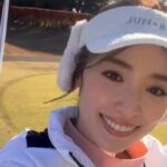Rika Izumi Instagram - Oggiオープンゴルフの開催日⛳️ お天気にも恵まれて気持ちの良い1日でした。 少しの時間でしたが、参加してくださった皆様と一緒に過ごすことができて充実したイベントを楽しめました☺️ ありがとうございました✨ @oggi_mag #ゴルフ