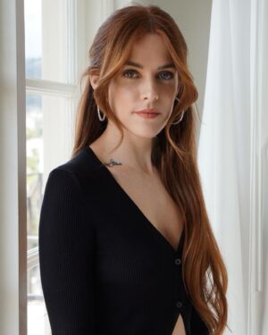 Riley Keough Instagram - Press day✌🏻@daisyjonesandthesix