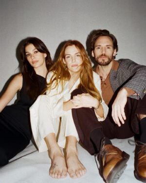 Riley Keough Instagram - @nytimes ❤️ @mrsamclaflin @camilamorrone