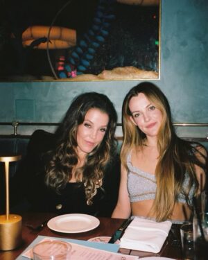 Riley Keough Instagram - I feel blessed to have a photo of the last time I saw my beautiful mama. Grateful @georgieflores took this. ❤️