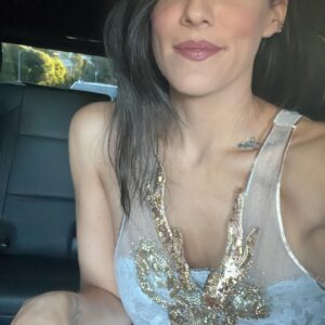 Riley Keough Instagram - Golden Globes in @chanelofficial 🫶