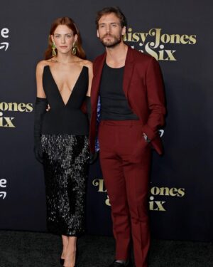 Riley Keough Instagram - @daisyjonesandthesix premiere 🖤 So much love for this entire cast and crew. ONE more week!