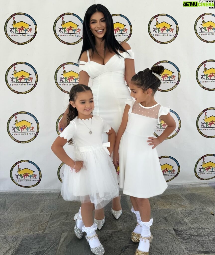Rima Fakih Instagram - Girl Power Lunch with my girls for a great cause with A Place Called Home Organization @apch2830