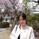 Rin Takahashi Instagram - 華音ちゃんと少し遠出してきました🚶🌸✨ 雨予報だったけど晴れてよかった☀️ ぽかぽかでとても気持ちよかったよ🥹 梅とも写真撮れました📷✨ @miyahara_kanon #梅 #梅の花 #栃木県 #日光