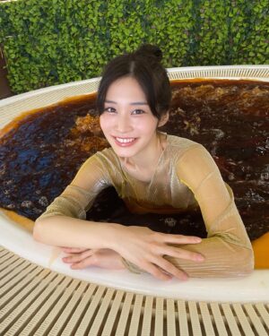 Rin Takahashi Instagram - お酒のお風呂とかチョコレートのお風呂があった🍶🍫
楽しかった💛
#ユネッサン #箱根旅行