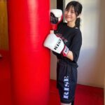 Rin Takahashi Instagram – RISEコーデでTARGET SHIBUYAさんに行ってきました🥊❤️
Tシャツは華音の試合のときの応援Tシャツ✨🔥
この日も華音はかっこよかったです😎

@targetshibuya 
@miyahara_kanon
@rise_2003official